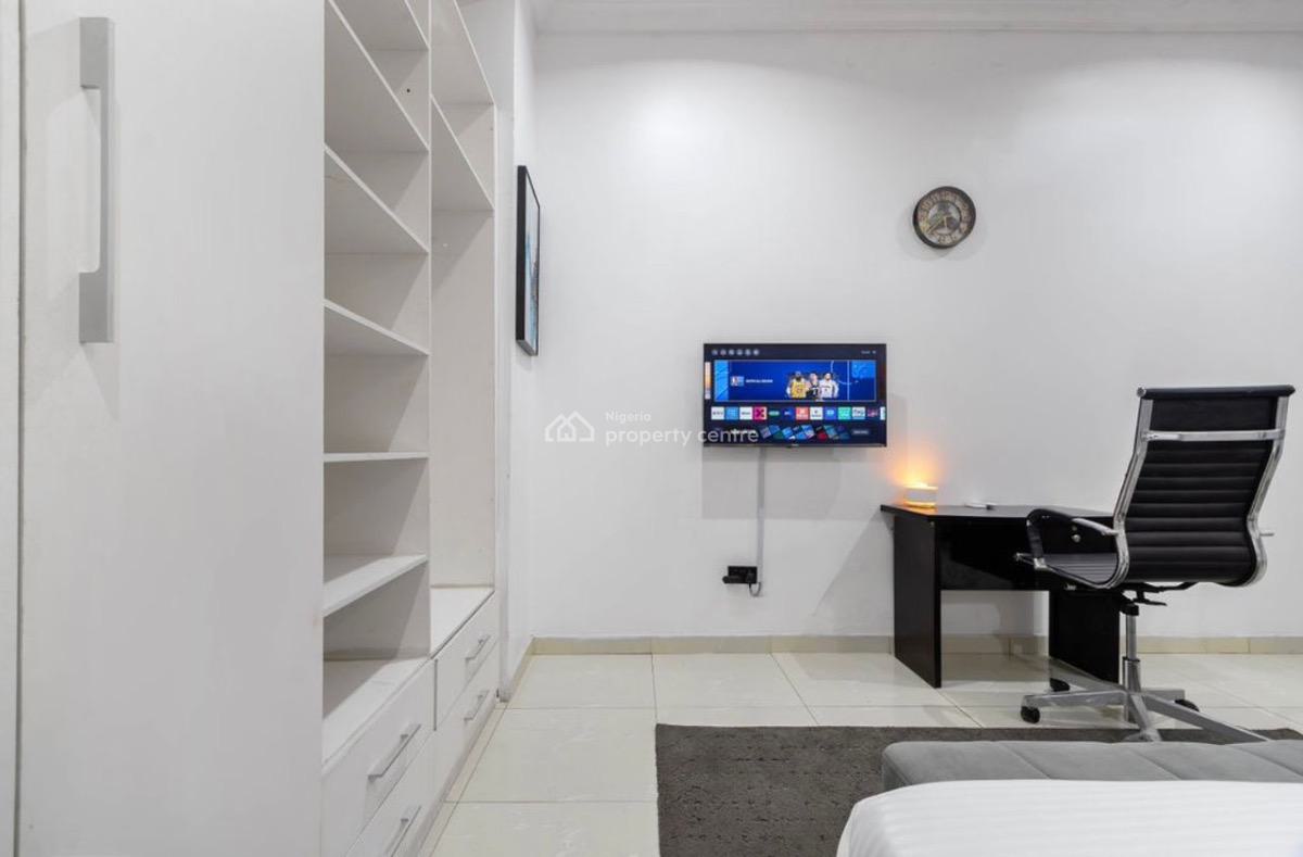 Luxurious and Cozy 3 Bedroom Apartment, Maruwa, Lekki, Lagos, Flat / Apartment Short Let