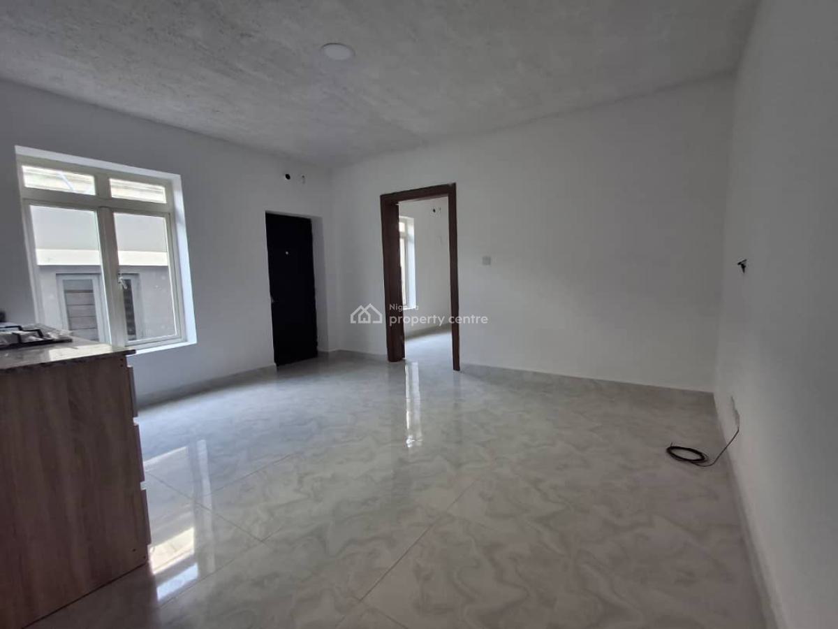 Luxury Comfy One Bedroom Apartment on The Third Floor with Elevator, Off Amore Street, Lekki Phase 1, Lekki, Lagos, Mini Flat (room and Parlour) for Rent