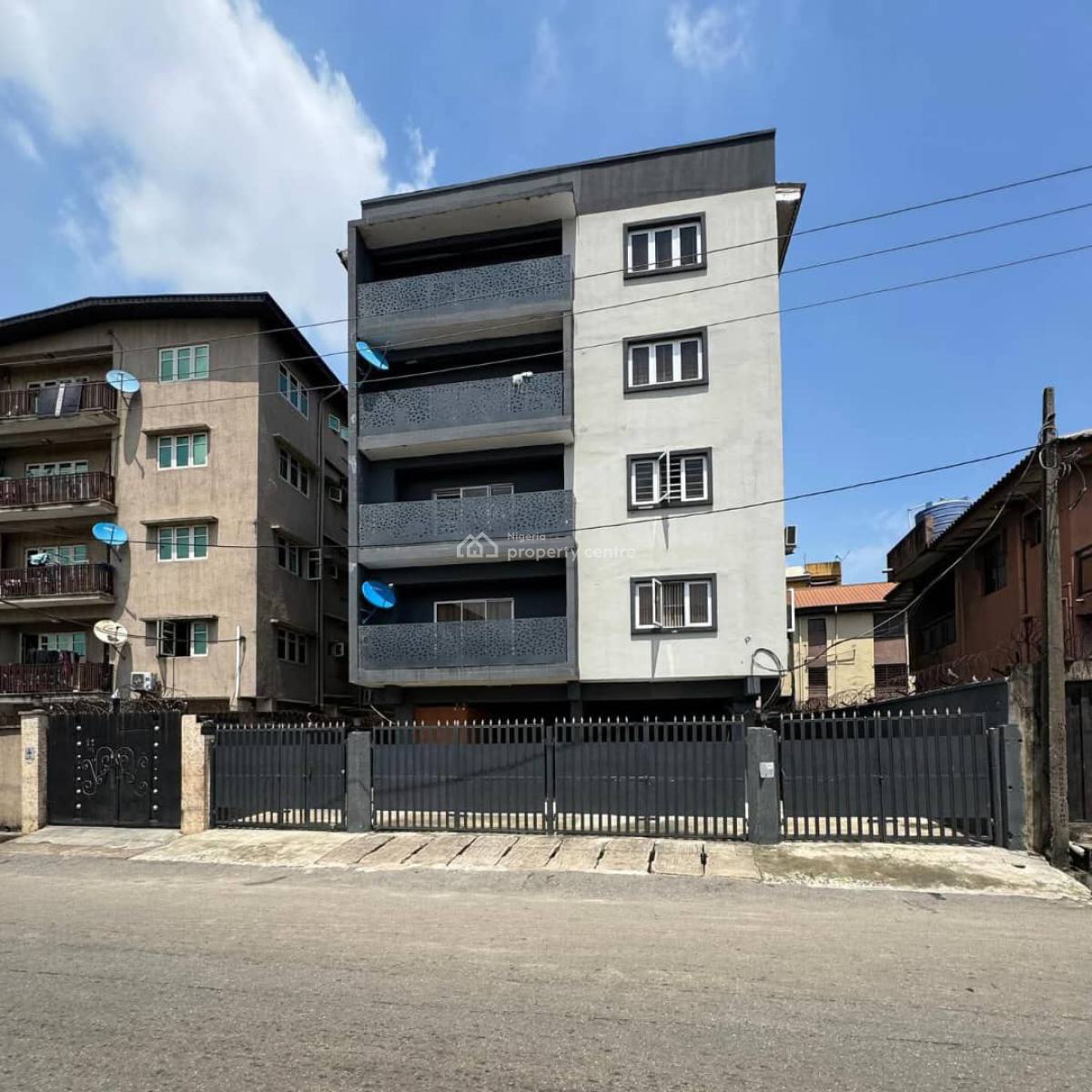 Lovely 3bedroom Apartment in a Serene Environment, Surulere, Lagos, Flat / Apartment for Sale