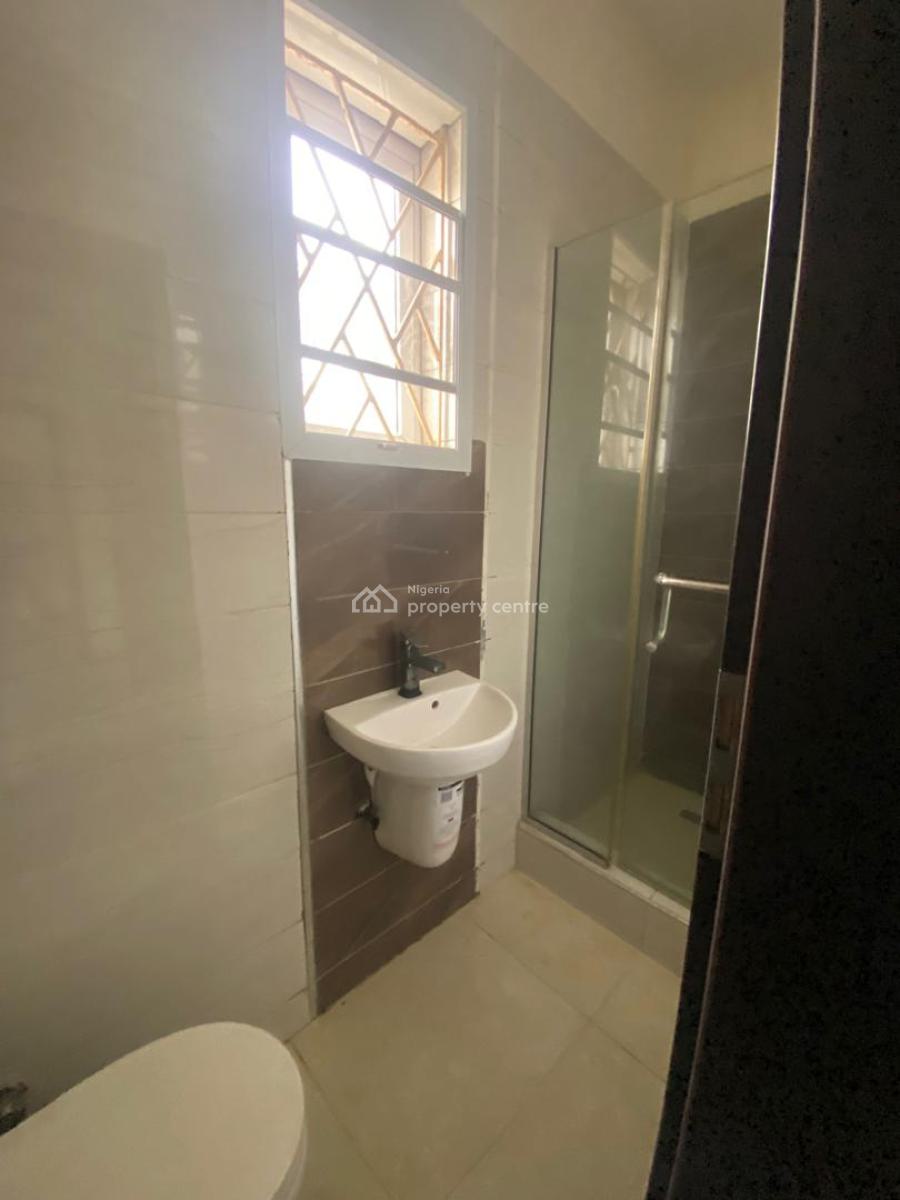 Self Serviced 3 Bedroom Flat, Lekki Phase 1 Right Hand Side By Oniru Market, Lekki, Lagos, Flat / Apartment for Rent