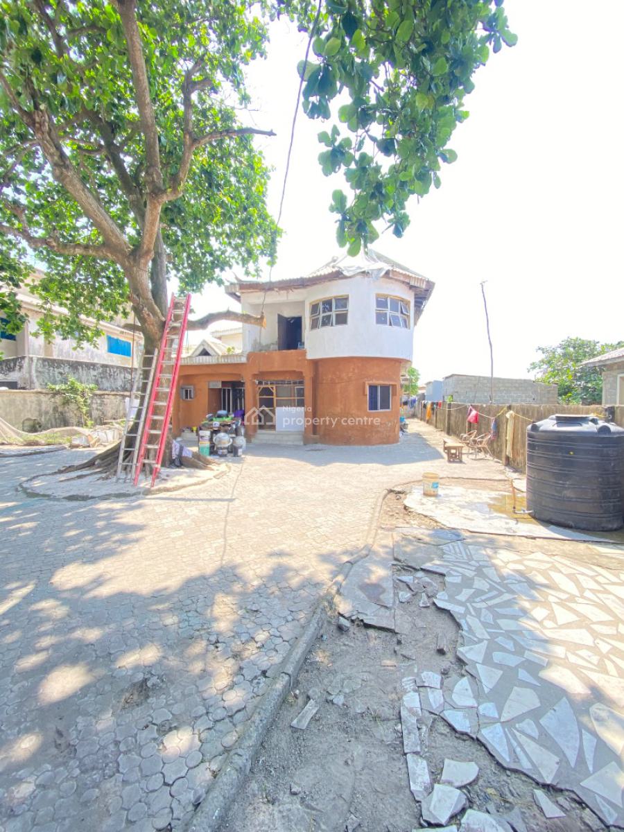 Best Deal Ever! 650sqm Land with an Old Structure, Off Alpha Beach Road, Chevron, Lekki, Lagos, Residential Land for Sale