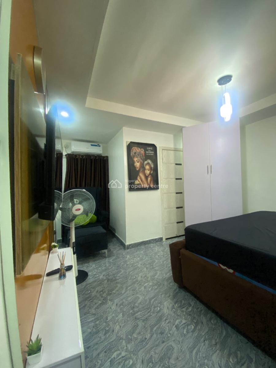 Distress Fully Furnished 3 Bedroom Apartment, New Road, Lekki, Lagos, Flat / Apartment for Sale