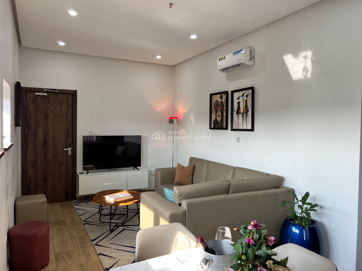 Luxury 2 Bedroom Staycation Apartment, Enahoro Crescent, Lekki, Lagos, Flat / Apartment Short Let