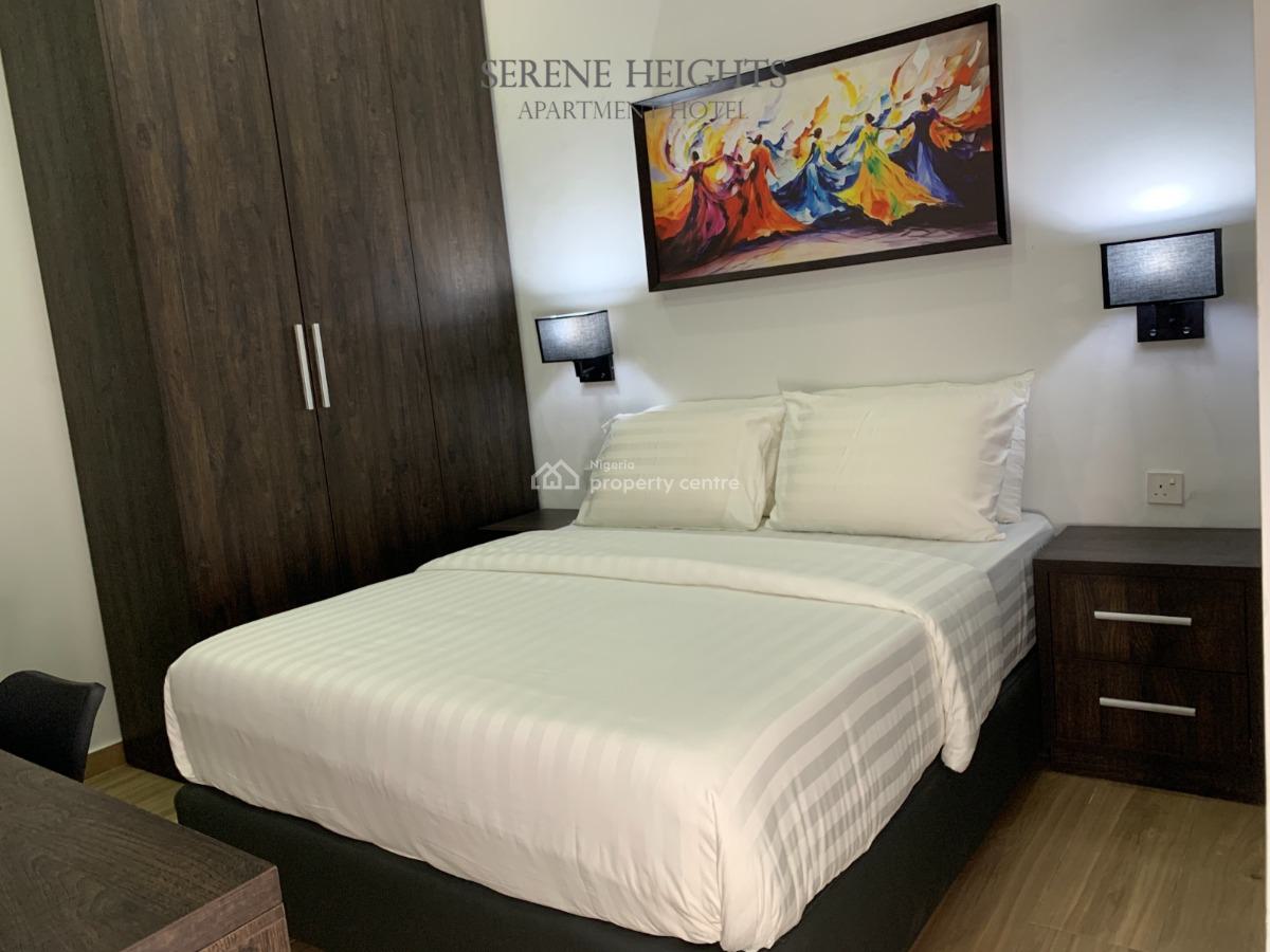 Luxury 2 Bedroom Staycation Apartment, Enahoro Crescent, Lekki, Lagos, Flat / Apartment Short Let