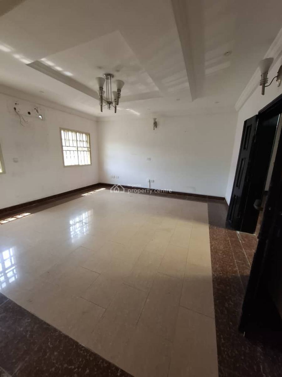 Spacious 3 Bedroom Flat, Lekki, Lagos, Flat / Apartment for Rent