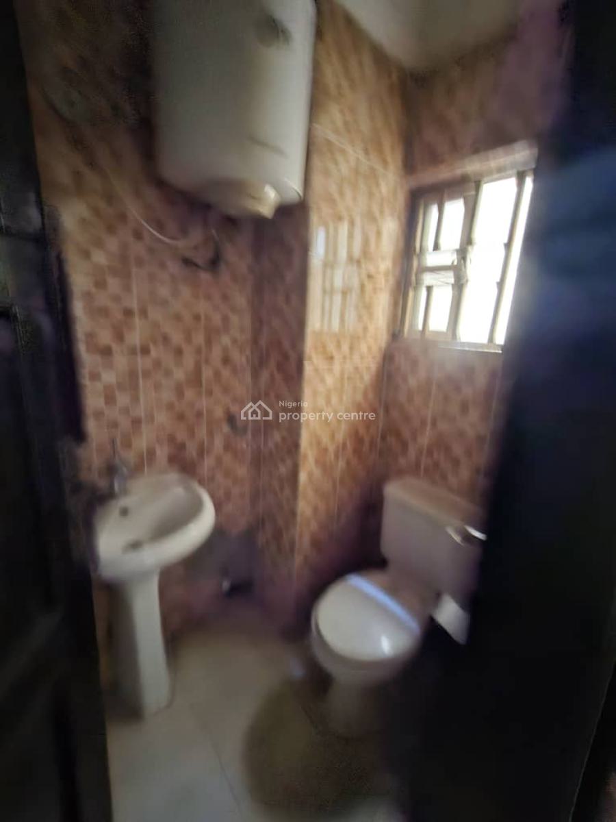 Spacious 3 Bedroom Flat, Lekki, Lagos, Flat / Apartment for Rent