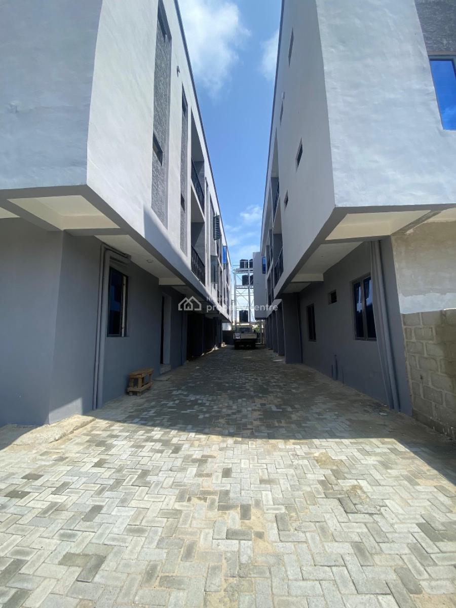 Fitted 2 Bedroom Apartment, Ologolo, Lekki, Lagos, Flat / Apartment for Sale