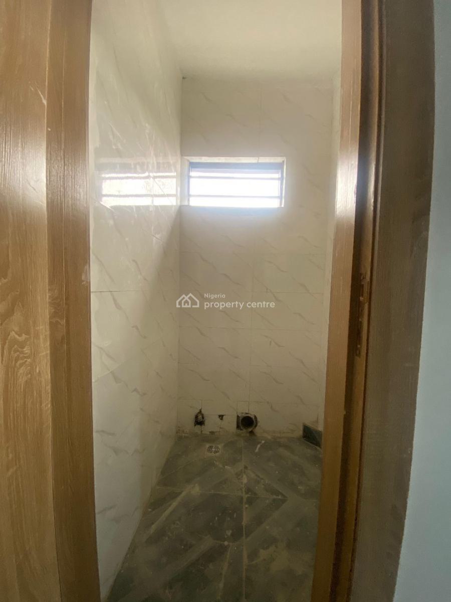 Fitted 2 Bedroom Apartment, Ologolo, Lekki, Lagos, Flat / Apartment for Sale