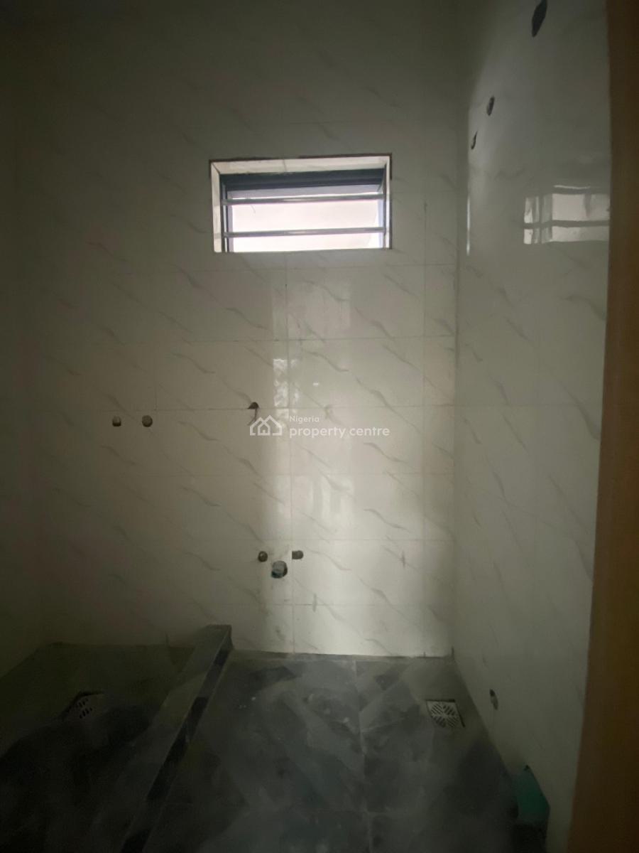 Fitted 2 Bedroom Apartment, Ologolo, Lekki, Lagos, Flat / Apartment for Sale