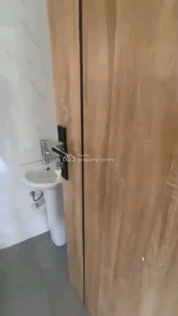 Newly Built and Spacious 2 Bedroom Flat, Adekunle, Yaba, Lagos, Flat / Apartment for Rent