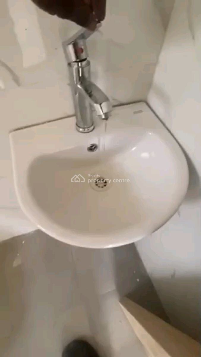 Newly Built and Spacious 2 Bedroom Flat, Adekunle, Yaba, Lagos, Flat / Apartment for Rent