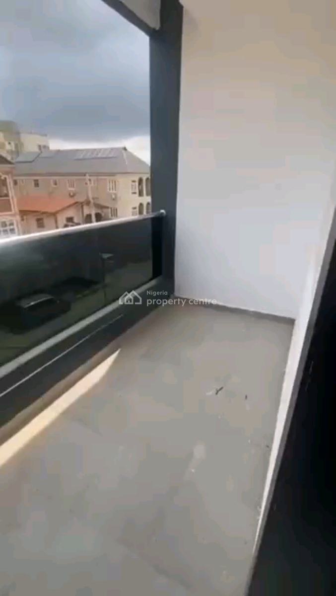 Newly Built and Spacious 2 Bedroom Flat, Adekunle, Yaba, Lagos, Flat / Apartment for Rent