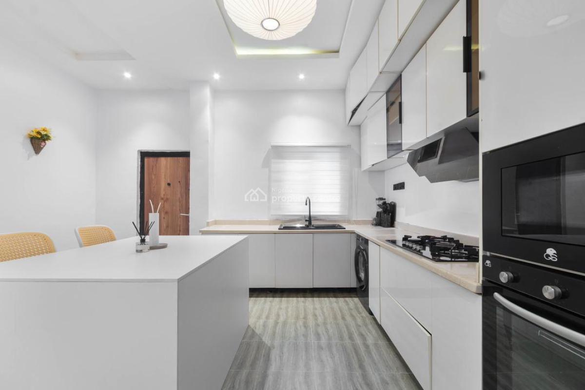 Luxury Cozy 2 Bedroom Furnished & Service Apartment, Off Freedom Way, Lekki Phase 1, Lekki, Lagos, Flat / Apartment Short Let