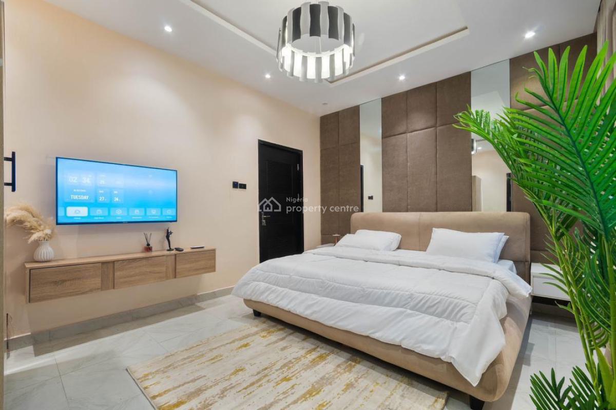 Luxury Cozy 2 Bedroom Furnished & Service Apartment, Off Freedom Way, Lekki Phase 1, Lekki, Lagos, Flat / Apartment Short Let