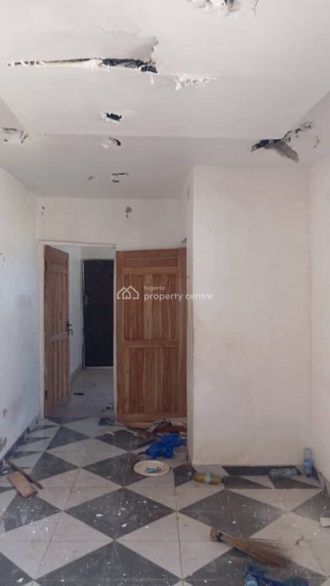 Spacious Miniflat Upstairs, 11 Abijade Street, Lawanson, Surulere, Lagos, Mini Flat (room and Parlour) for Rent