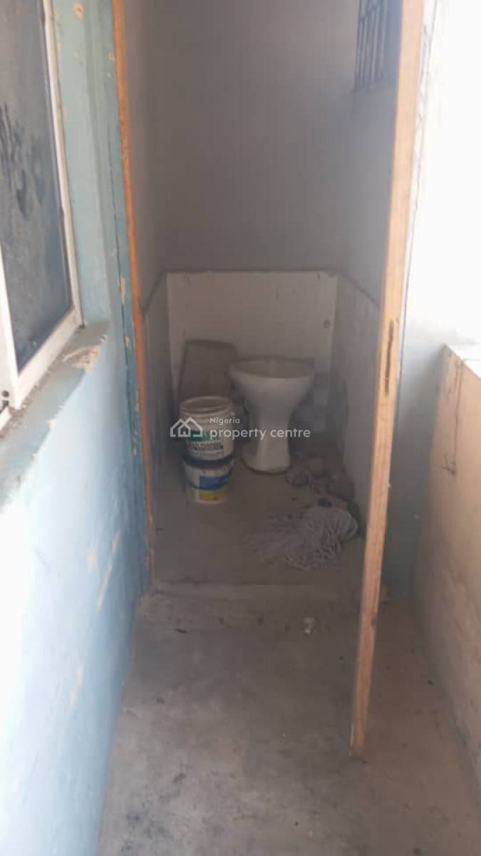 Spacious Miniflat Upstairs, 11 Abijade Street, Lawanson, Surulere, Lagos, Mini Flat (room and Parlour) for Rent