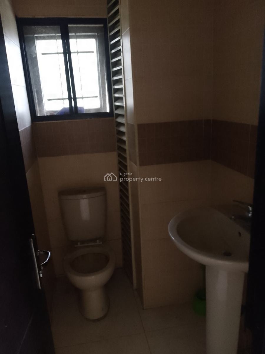 Very Spacious 3 Bedroom Terrace Duplex, Mobile Road, Ilaje, Ajah, Lagos, Terraced Duplex for Rent