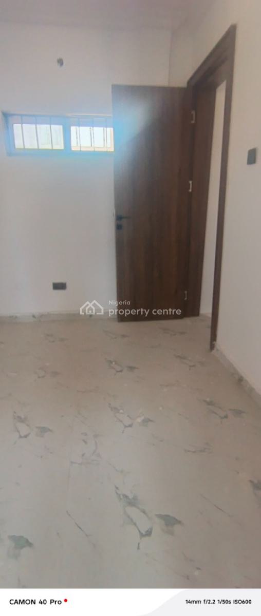 Spacious Room and Parlor Mini Flat, Behind Elevation Church, Lekki Phase 1, Lekki, Lagos, Mini Flat (room and Parlour) for Rent