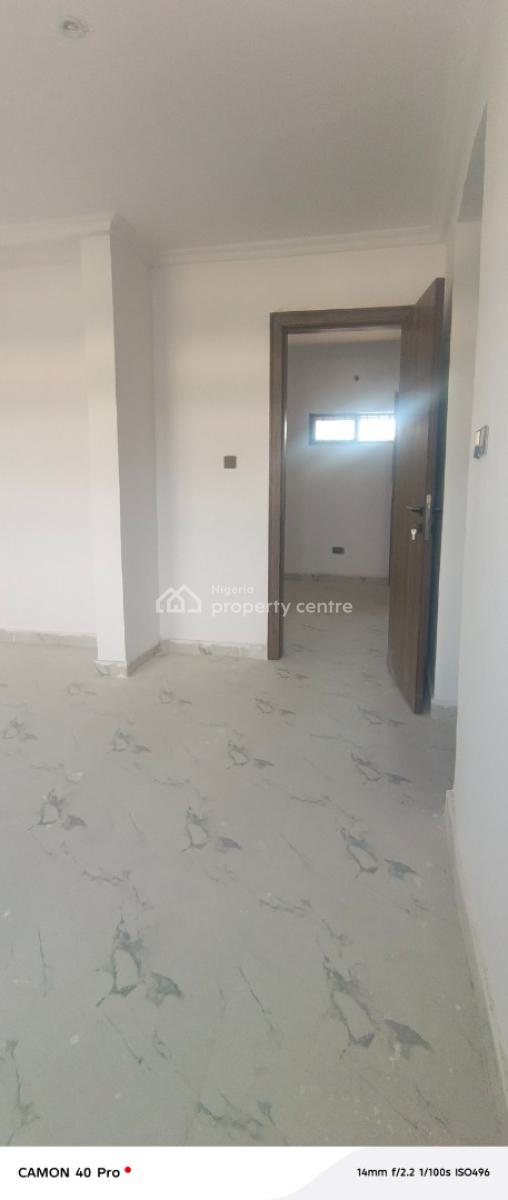 Spacious Room and Parlor Mini Flat, Behind Elevation Church, Lekki Phase 1, Lekki, Lagos, Mini Flat (room and Parlour) for Rent