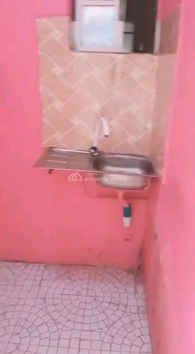 Standard and Spacious Mini Flat, Shomolu, Lagos, Mini Flat (room and Parlour) for Rent