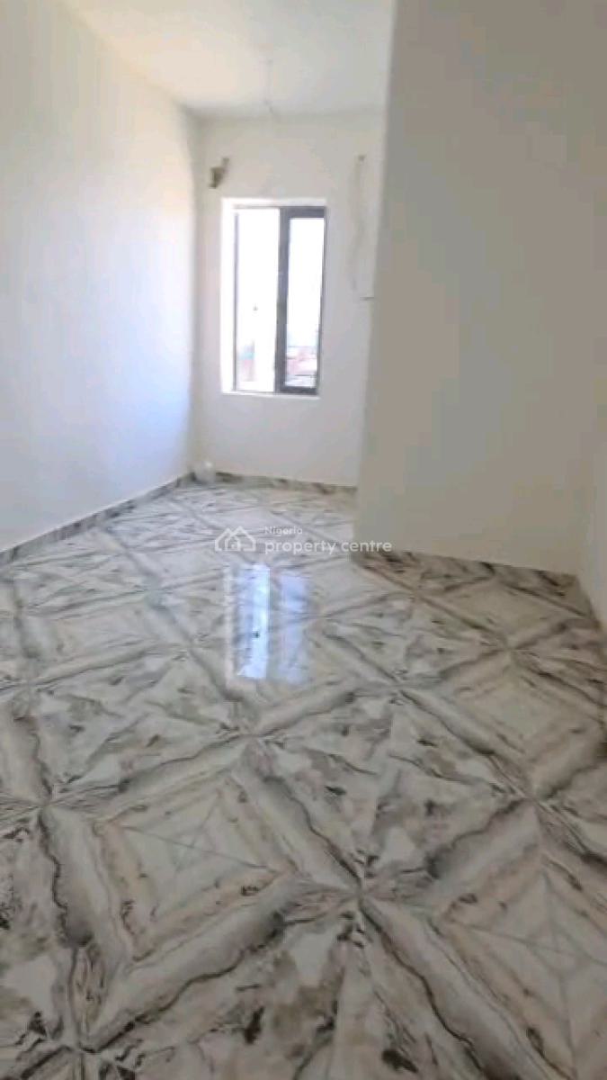 Standard and Spacious 2 Bedroom Flat, Yaba, Lagos, Flat / Apartment for Rent