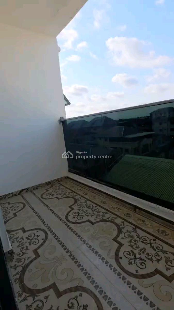 Standard and Spacious 2 Bedroom Flat, Yaba, Lagos, Flat / Apartment for Rent