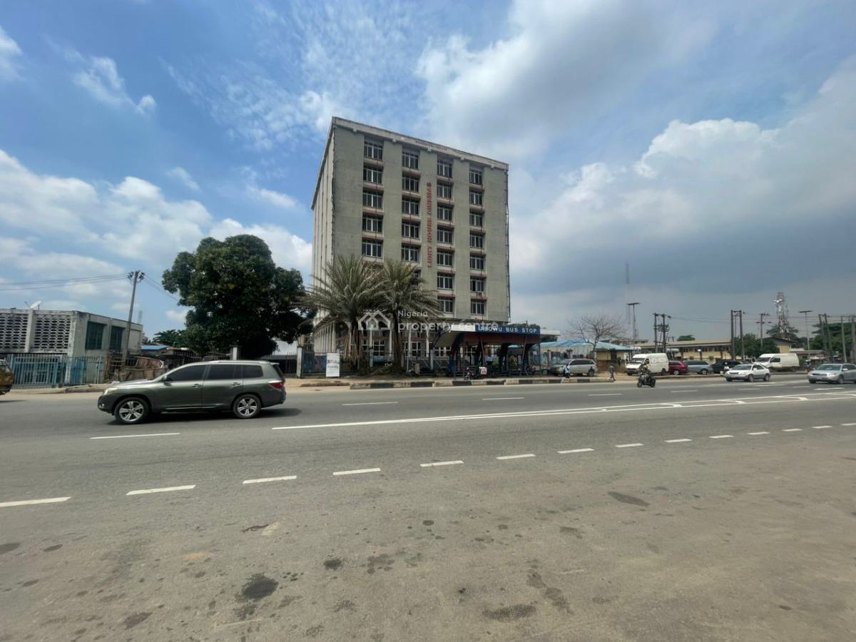 Open Plan Office Building on 8 Floors Measuring 862 Sqm on Each Floor, Murtala Mohammed Way, Jibowu, Yaba, Lagos, Office Space for Rent