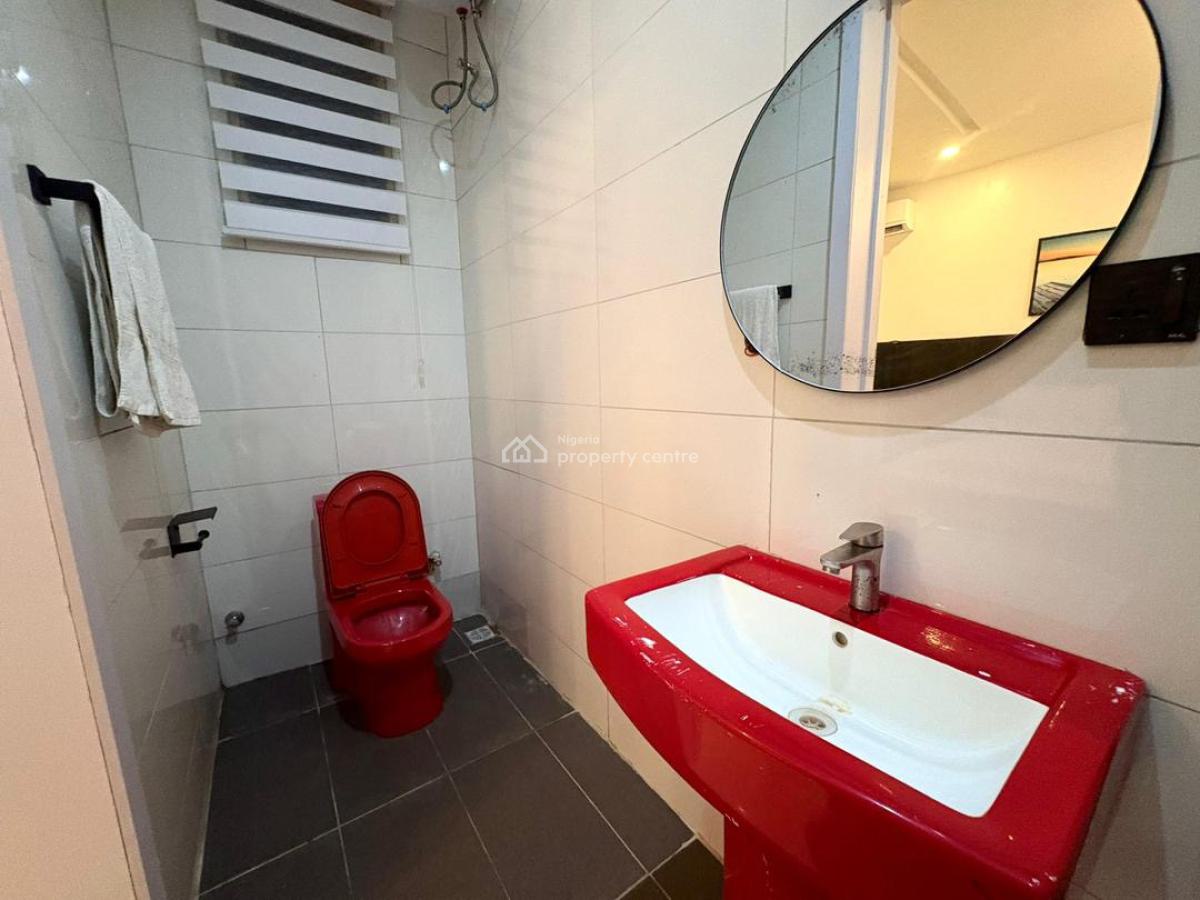 Luxury Cozy 3 Bedroom Service and Furnished Apartment, Lekki Phase 1, Lekki, Lagos, Flat / Apartment Short Let