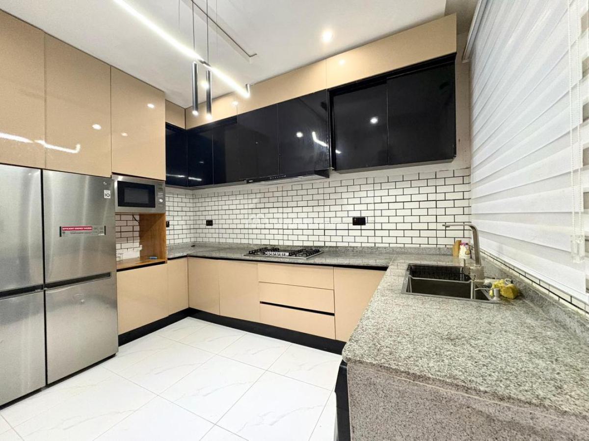 Luxury Cozy 3 Bedroom Service and Furnished Apartment, Lekki Phase 1, Lekki, Lagos, Flat / Apartment Short Let