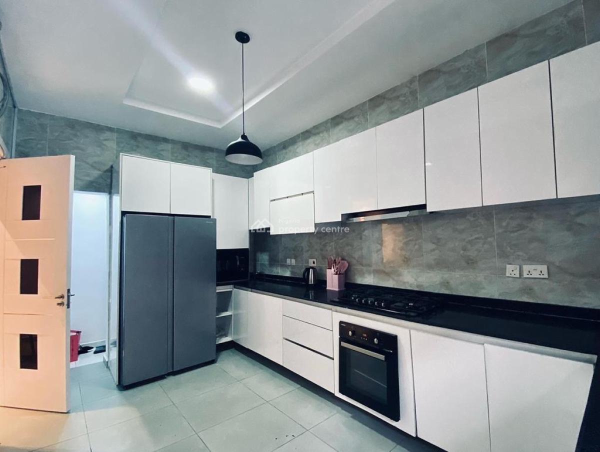 Luxury Cozy 4 Bedrooms Serviced and Furnished Apartment, Lekki Phase 1, Lekki, Lagos, Flat / Apartment Short Let