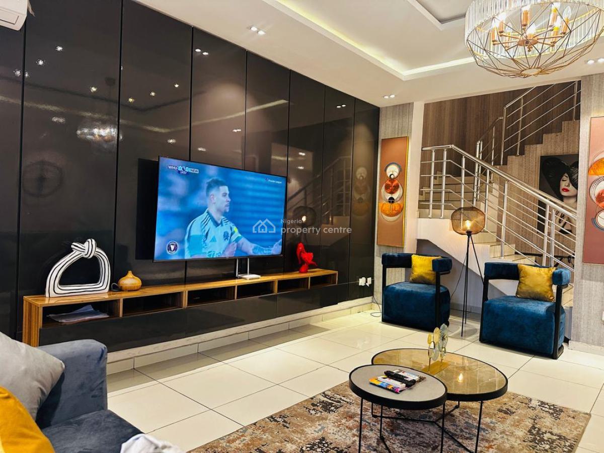 Luxury Cozy 4 Bedrooms Serviced and Furnished Apartment, Lekki Phase 1, Lekki, Lagos, Flat / Apartment Short Let