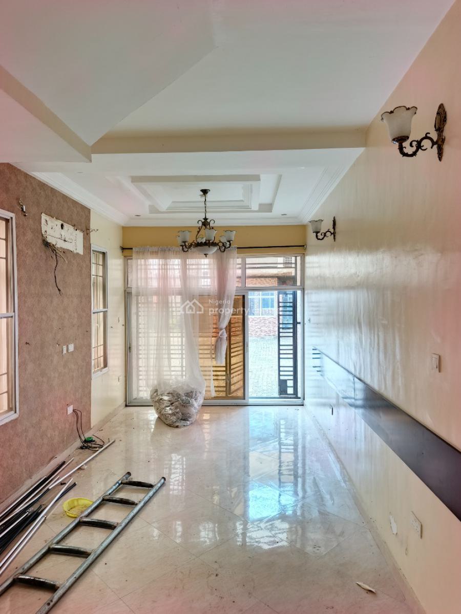 Smart Spacious Conducive  4 Dedrooms Duplex, in Estate at Ogombo Abraham Adesanya Axis, Ajah, Lagos, Terraced Duplex for Rent
