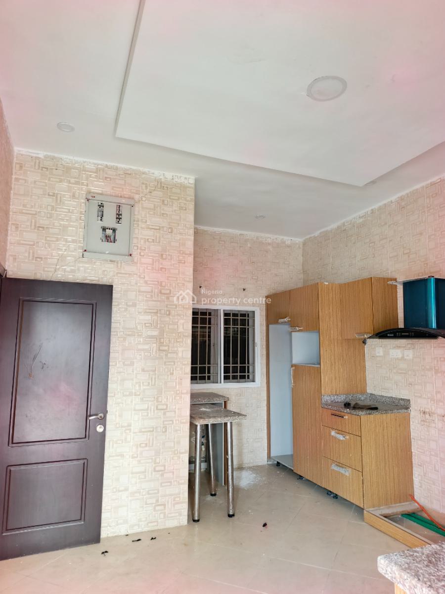 Smart Spacious Conducive  4 Dedrooms Duplex, in Estate at Ogombo Abraham Adesanya Axis, Ajah, Lagos, Terraced Duplex for Rent