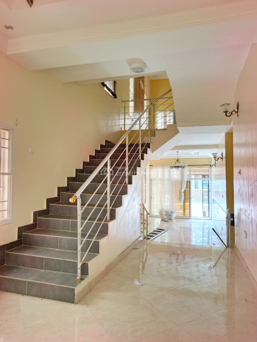 Smart Spacious Conducive  4 Dedrooms Duplex, in Estate at Ogombo Abraham Adesanya Axis, Ajah, Lagos, Terraced Duplex for Rent