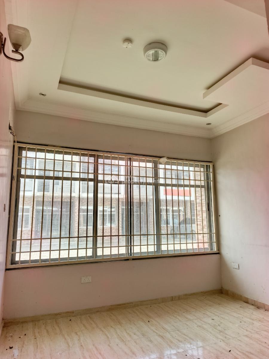 Smart Spacious Conducive  4 Dedrooms Duplex, in Estate at Ogombo Abraham Adesanya Axis, Ajah, Lagos, Terraced Duplex for Rent
