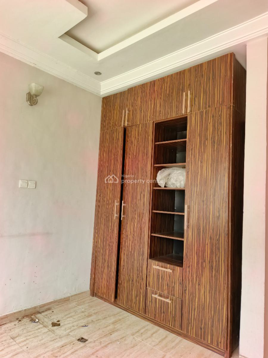 Smart Spacious Conducive  4 Dedrooms Duplex, in Estate at Ogombo Abraham Adesanya Axis, Ajah, Lagos, Terraced Duplex for Rent