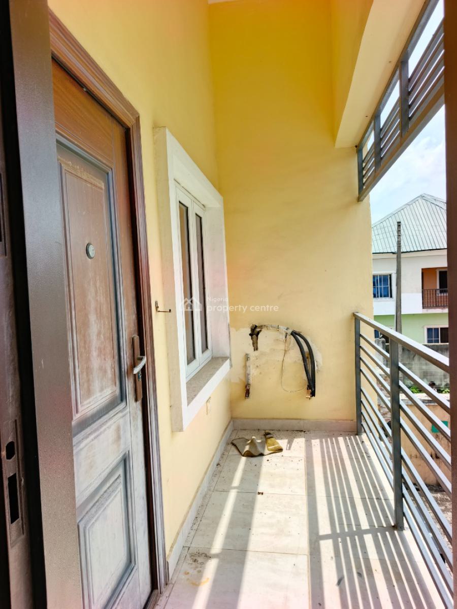 Smart Spacious Conducive  4 Dedrooms Duplex, in Estate at Ogombo Abraham Adesanya Axis, Ajah, Lagos, Terraced Duplex for Rent