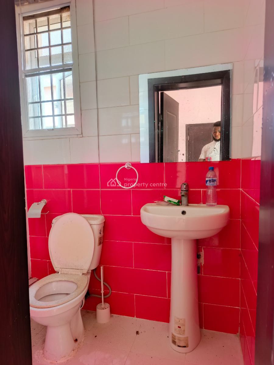 Smart Spacious Conducive  4 Dedrooms Duplex, in Estate at Ogombo Abraham Adesanya Axis, Ajah, Lagos, Terraced Duplex for Rent