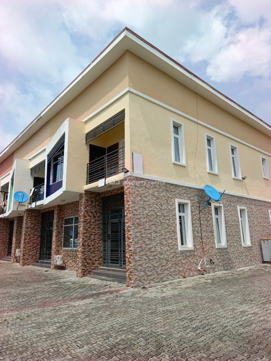 Smart Spacious Conducive  4 Dedrooms Duplex, in Estate at Ogombo Abraham Adesanya Axis, Ajah, Lagos, Terraced Duplex for Rent