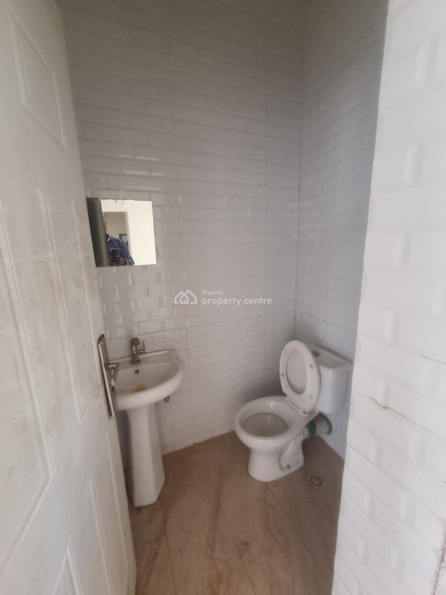 Standard 3 Bedroom Flat with a Bq, Jahi, Abuja, Flat / Apartment for Rent