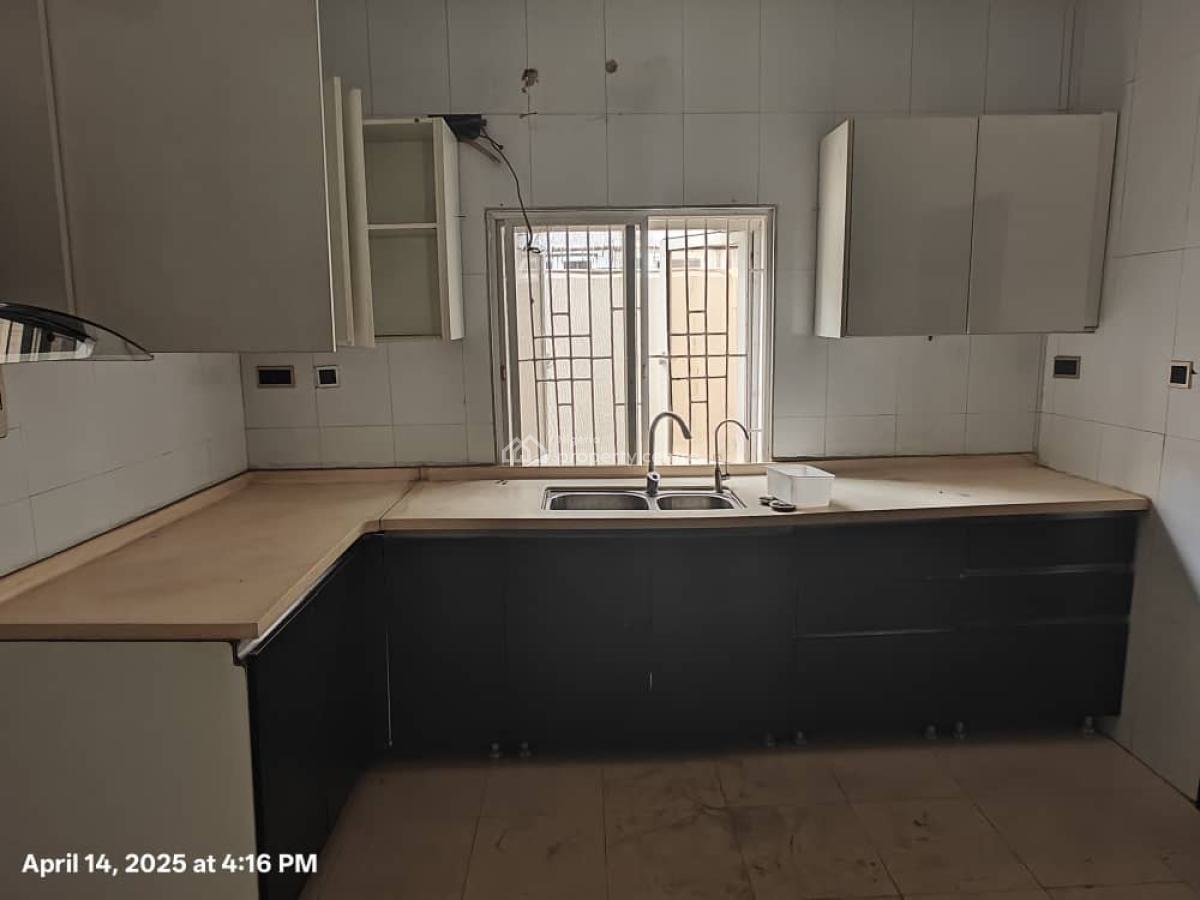 Spacious 2 Bedroom Flat Upstairs, Osapa London, Osapa, Lekki, Lagos, Flat / Apartment for Rent