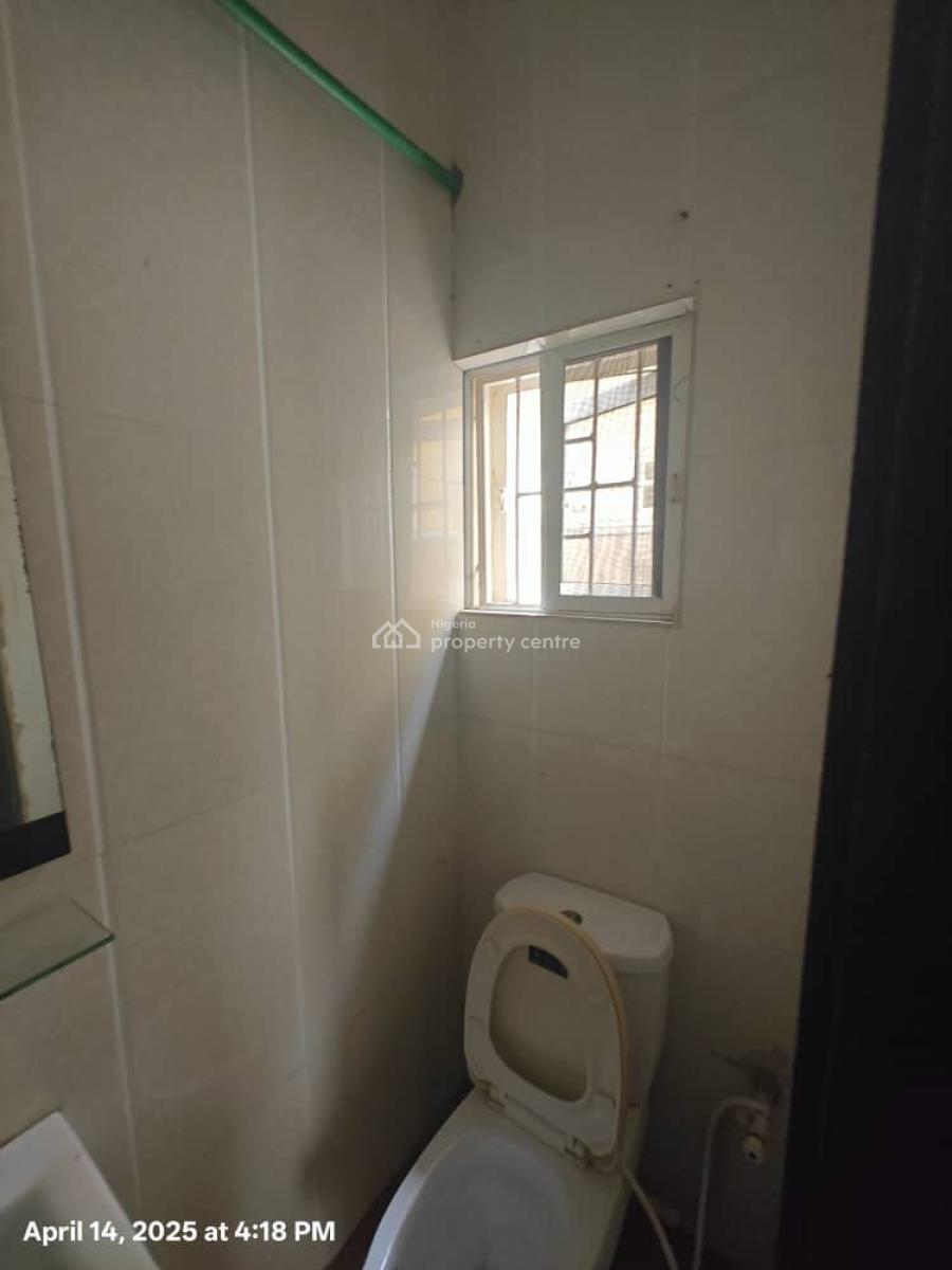 Spacious 2 Bedroom Flat Upstairs, Osapa London, Osapa, Lekki, Lagos, Flat / Apartment for Rent