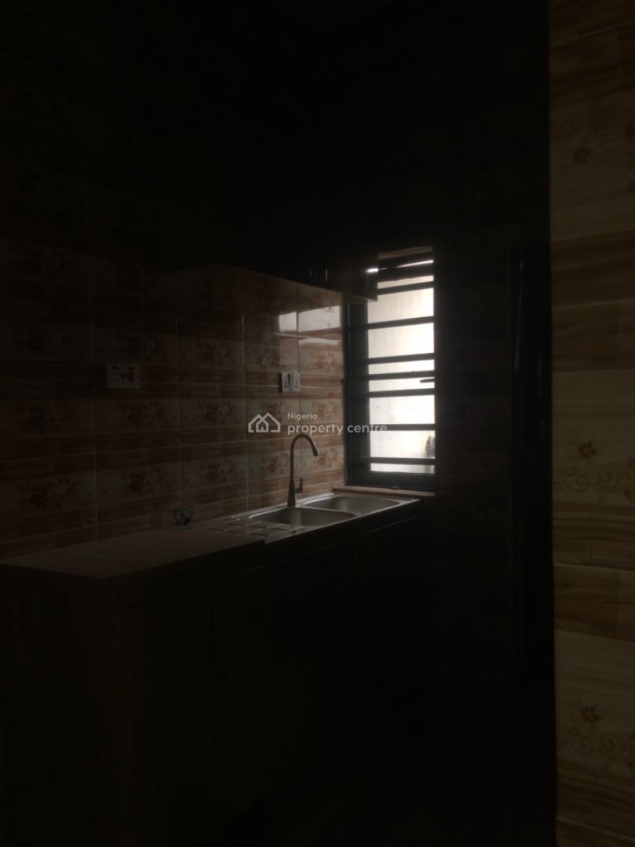 Newly Built Spacious 2 Bedroom, Surulere, Lagos, Flat / Apartment for Rent