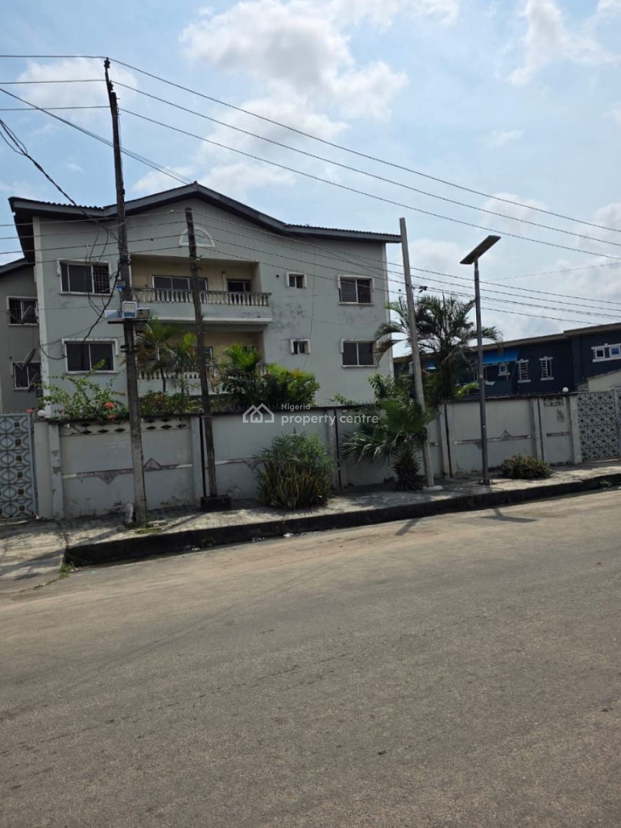Spacious 6 Flats of 3 Bedroom on 1000sqm, Surulere, Lagos, Flat / Apartment for Sale