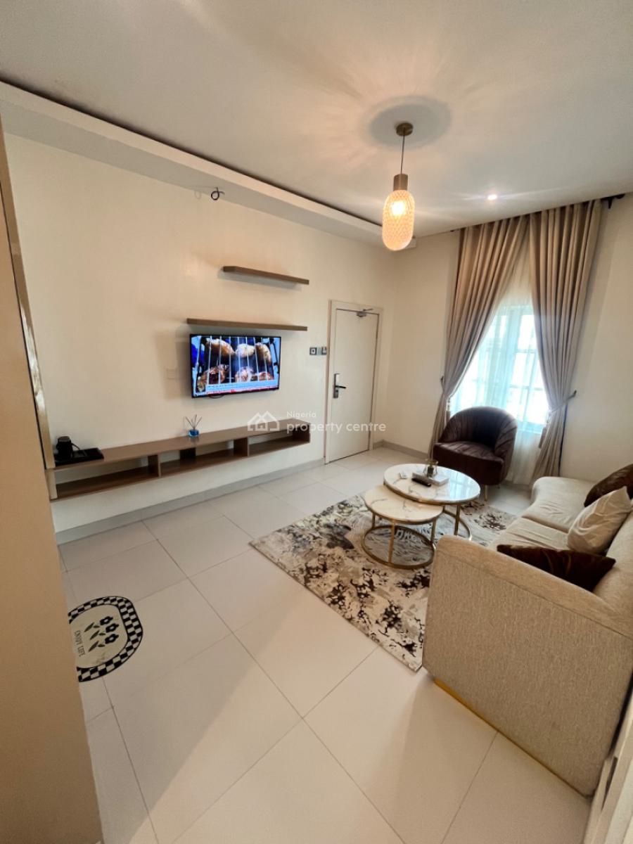 Stylish and Elegant 1 Bedroom Apartment, Canal West Estate, Osapa, Lekki, Lagos, Mini Flat (room and Parlour) Short Let
