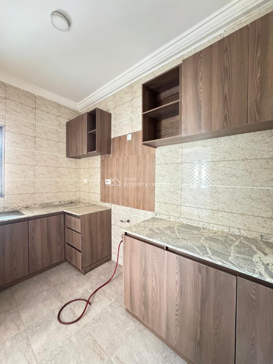 Well Built 3 Bedroom Apartment, Agungi, Lekki, Lagos, Flat / Apartment for Sale