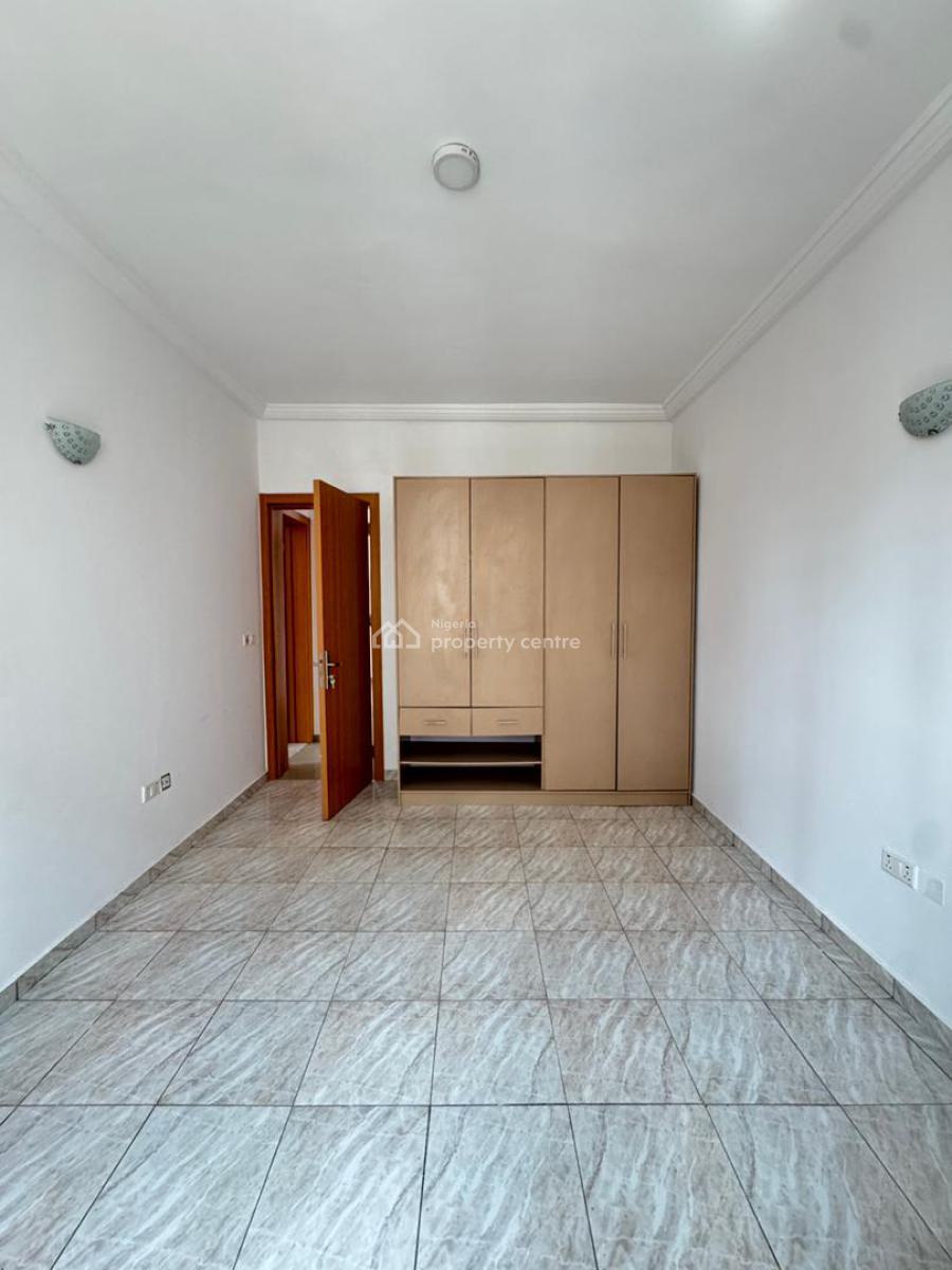 Well Built 3 Bedroom Apartment, Agungi, Lekki, Lagos, Flat / Apartment for Sale