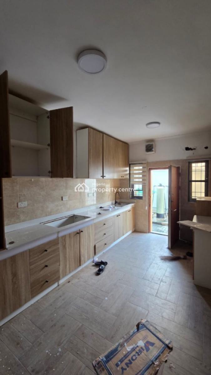 Self Compound 4 Bedrooms Semi Detached Duplex, Off Admiralty Way, Lekki Phase 1, Lekki, Lagos, Semi-detached Duplex for Rent