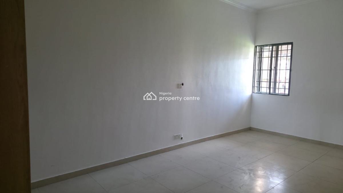 Self Compound 4 Bedrooms Semi Detached Duplex, Off Admiralty Way, Lekki Phase 1, Lekki, Lagos, Semi-detached Duplex for Rent