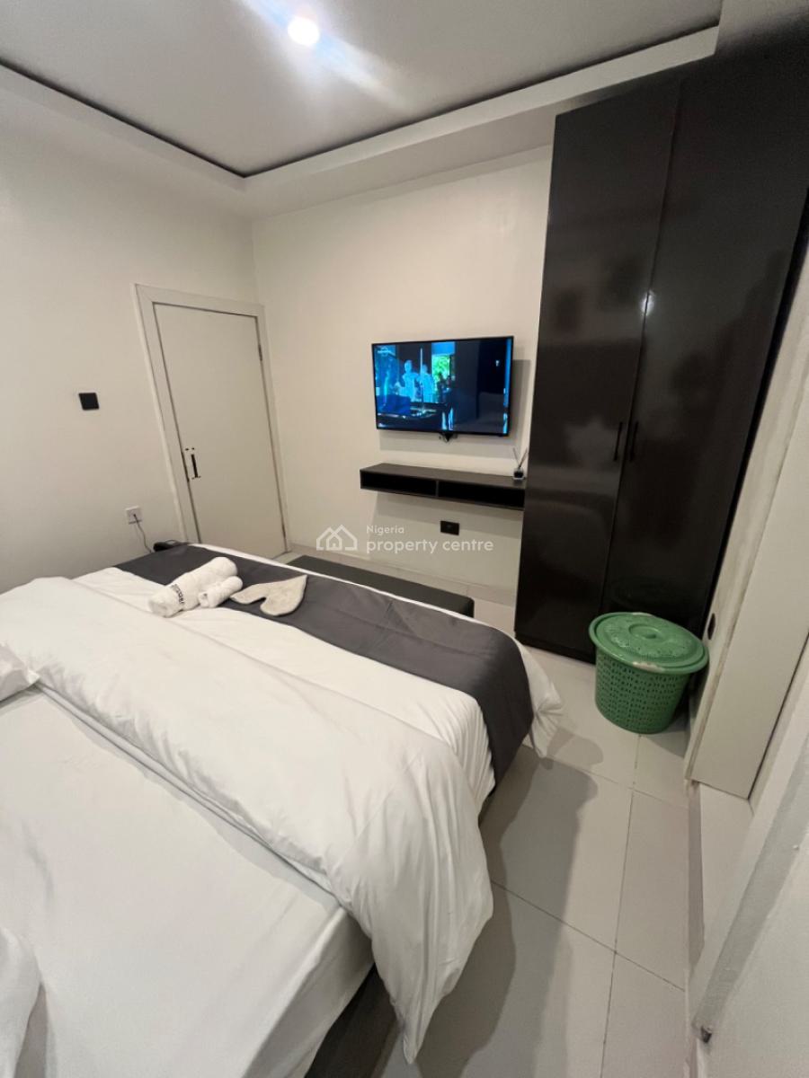 Luxury and Comfortable 1 Bedroom Apartment, Canal West Estate, Osapa, Lekki, Lagos, Mini Flat (room and Parlour) Short Let